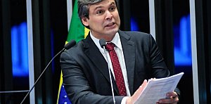 Fraudes contra aposentados se tornaram massivas no governo Bolsonaro, afirma Lindbergh