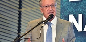 Alckmin convoca governadores para frear alta do diesel e proteger o bolso do povo