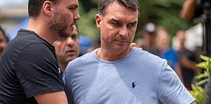 Escândalos de corrupção podem banir Flávio Bolsonaro das próximas eleições