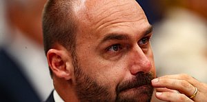 Moraes libera compartilhamento de provas contra Eduardo Bolsonaro para processo disciplinar