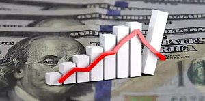 Dólar despenca para R$ 4,91 e registra menor valor em mais de dois anos