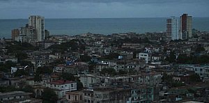 Cuba restabelece luz e aponta restrições dos EUA como causa de colapso