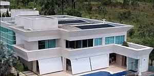 Prisão de ex-chefe do BRB revela esquema ligado à mansão de Flávio Bolsonaro