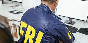 FBI rastreia suspeito no Brasil que abusou de mais de 300 vítimas em crimes online