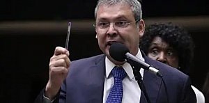 Lindbergh expõe acordão bolsonarista: derrubada do veto vai beneficiar Marcola, Beira-Mar e milicianos