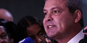 LINDBERGH ENQUADRA FLÁVIO: Deputado protocola CPMI do Master e bota bolsonaristas para correr