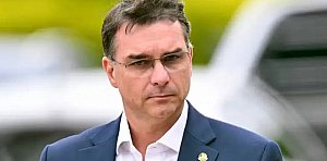 Michelle Bolsonaro assume o comando do PL enquanto Flávio se afunda no caso Master