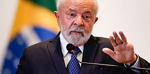 "Vocês não são invisíveis": Lula assina decreto que garante dignidade e direitos a trabalhadores terceirizados