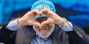 HISTÓRICO: Lula faz a maior revolução da história do SUS no tratamento contra o câncer