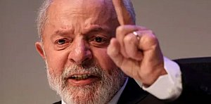 Ninguém tem direito de suspeitar da nossa eleição, afirma Lula contra Trump