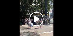 Terceirizados da Enel fazem dancinha na Paulista durante apagão em São Paulo