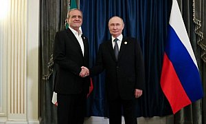 Irã desafia ameaças e exalta "parceria militar inabalável" com a Rússia contra os EUA