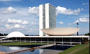 Deputados contrários ao fim da escala 6x1 acumulam quase 800 faltas sem justificativa