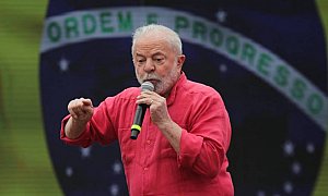 Lula peita a velha mídia e exalta revolução na educação: "A Globo não vai fazer PowerPoint do que fizemos"