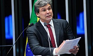 Fraudes contra aposentados se tornaram massivas no governo Bolsonaro, afirma Lindbergh