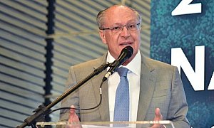 Alckmin convoca governadores para frear alta do diesel e proteger o bolso do povo