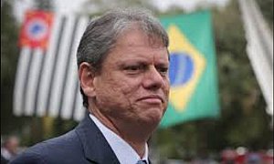 Renúncia à vista!  Tarcísio balança no cargo e decisão final deve sair em 48 horas