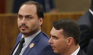 Flávio Bolsonaro entrega R$ 1 bilhão do PL para empresa que criou Gabinete do Ódio