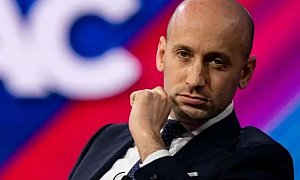 Ala radical da Casa Branca  reivindica petróleo da Venezuela e  faz ameaça  militar