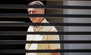 Segurança de luxo: Bolsonaro usa 11 militares como guarda pessoal paga pelo povo