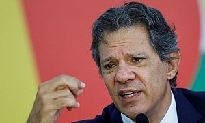 Haddad apelida Flávio de &rsquo;Bolsonarinho&rsquo; e diz que reeleição de Lula é "imperativo para o futuro"
