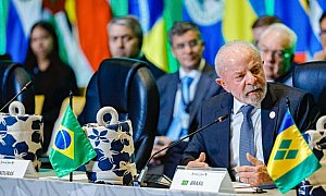Lula agiganta o Brasil em Bogotá: "A américa latina não é quintal de ninguém"
