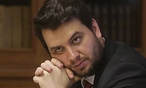 Mais um para a cela: Filipe Martins é preso no PR após desafiar o STF