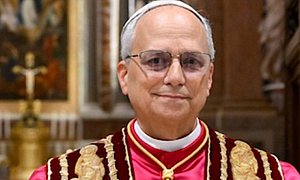 Vaticano condena "cura gay" em relatório histórico com depoimentos de casais LGBTQIA+