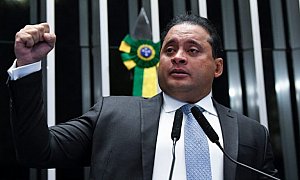 PF vasculha casa de Weverton Rocha em esquema de R$ 6,3 bilhões