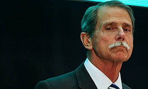 Militar da reserva chama Bolsonaro de "líder vazio" e critica covardia de seguidores