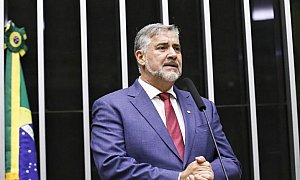 Pimenta responsabiliza Bolsonaro pela criação do esquema do INSS