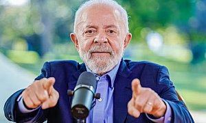 Lula assina MP que zera o imposto federal sobre compras de até US$ 50