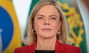 Desespero da extrema direita no PR: Gleisi avança e isola aliados de Bolsonaro