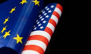 Isolacionismo e Caos: Trump atropela acordos e impõe tarifa de 25% contra a Europa, ameaçando a economia global