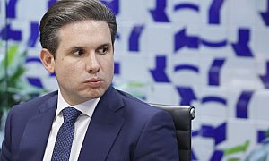 Hugo Motta e bolsonaristas pautam entrega total do subsolo brasileiro para os EUA