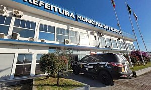 Prefeito bolsonarista faz município processar a si mesmo, juiz cancela ação e prefeito recorre