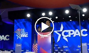 O apelido "Papudinha" e o desespero de Eduardo Bolsonaro no evento conservador