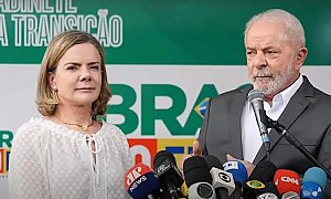 "Medida importante para garantir competitividade da produção nacional", diz Gleisi sobre zerar imposto de quase mil produtos