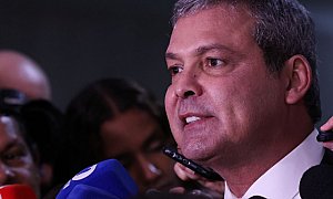 LINDBERGH ENQUADRA FLÁVIO: Deputado protocola CPMI do Master e bota bolsonaristas para correr