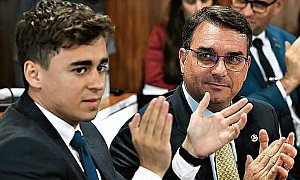 Nikolas Ferreira ignora Flávio Bolsonaro em 98% de suas postagens nas redes sociais