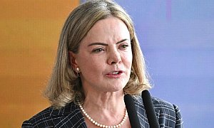 Gleisi detona "terrorismo fiscal" da Folha e desmascara herança maldita de Bolsonaro