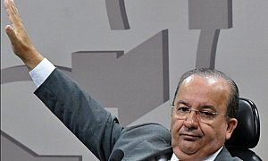 Ataque à educação: nova lei em SC autoriza pais a vetarem aulas dos filhos