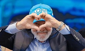 HISTÓRICO: Lula faz a maior revolução da história do SUS no tratamento contra o câncer