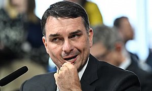 Jornalista José Mendes  expõe o deboche de Flávio Bolsonaro com as leis e a conivência do Judiciário