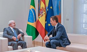 Lula e Pedro Sánchez se unem em Barcelona para combater avanço do fascismo global