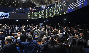 Traição no Congresso: mais de 200 mil condenados podem ter penas reduzidas para favorecer Bolsonaro