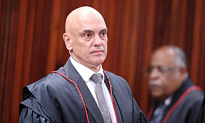 Por decisão de Moraes, aplicação da Lei da Dosimetria é interrompida até julgamento final.