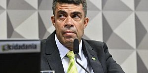Ex-ajudante de ordens de Bolsonaro e seu sobrinho propõem acordo de não persecução penal ao MPF